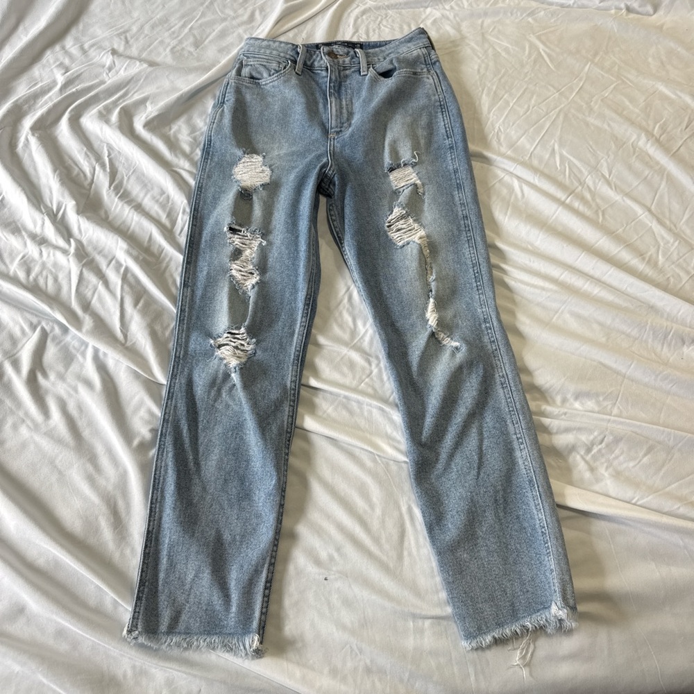 Hollister Curvy Ultra High Rise Mom Jeans Vintage Stretch  Blue Distressed